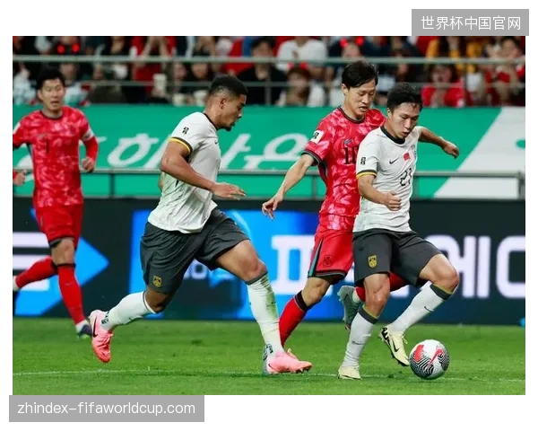 国足热身赛2-1力克新加坡，归化前锋塞尔吉尼奥头球打入国家队处子球